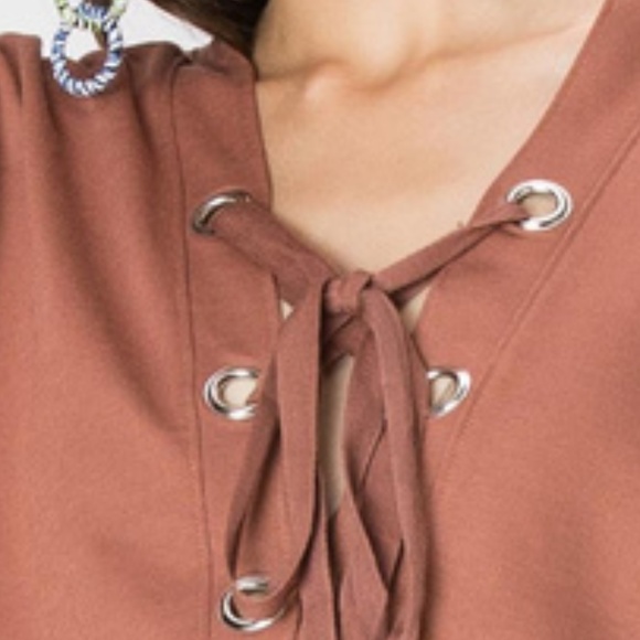 CASUAL LACE UP TOP - Picture 3 of 3